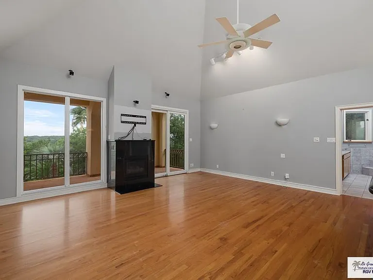 3201 Lazy Lake Dr — Photo 22
