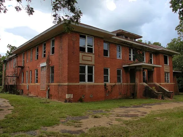 130 W Dodson St, Americus, GA 31709