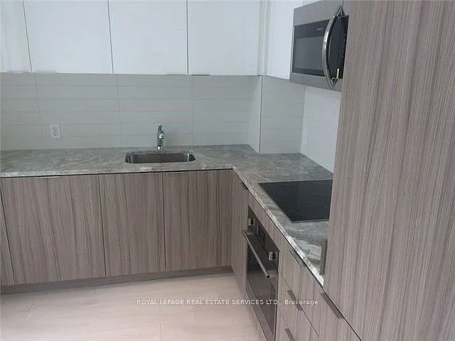 223 Saint Clair Ave W #1110 — Photo 6