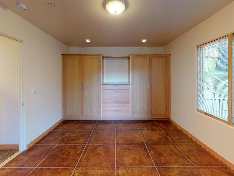 6540 Valley View Rd — Photo 9