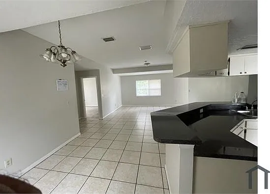 3 bed, 1244 sqft, $2,200 — Photo 4