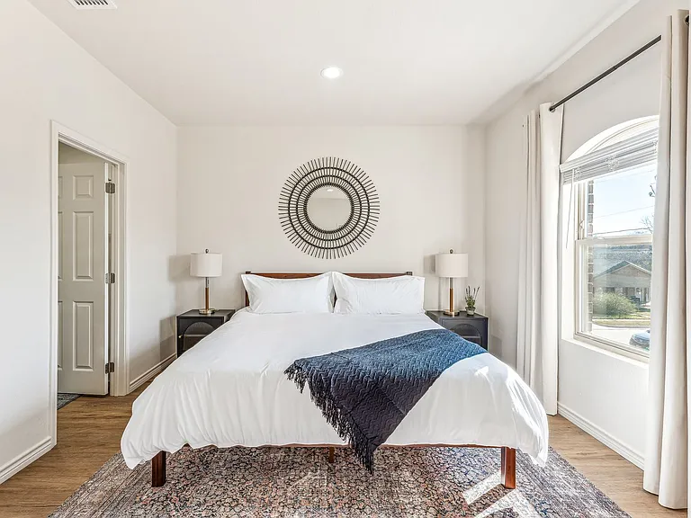 1111 W Vanderbilt St — Photo 19