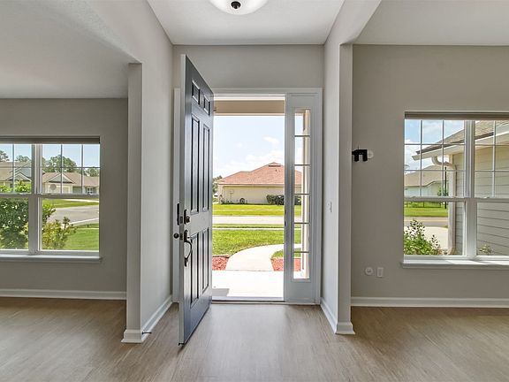 3rd image of 92028 Woodlawn Dr
