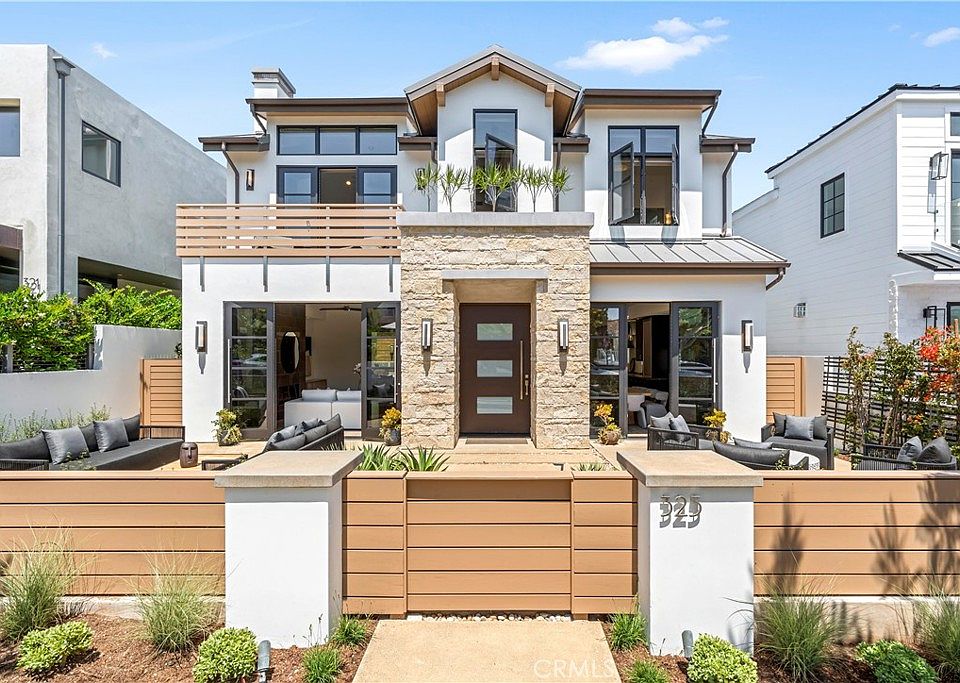 1st image of 325 Marigold Ave