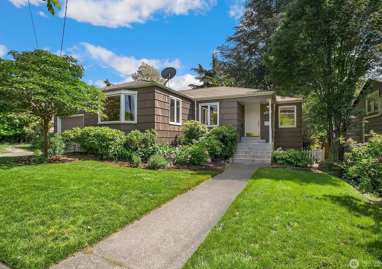 2Bd/1.75Ba Seattle Home — Photo 1