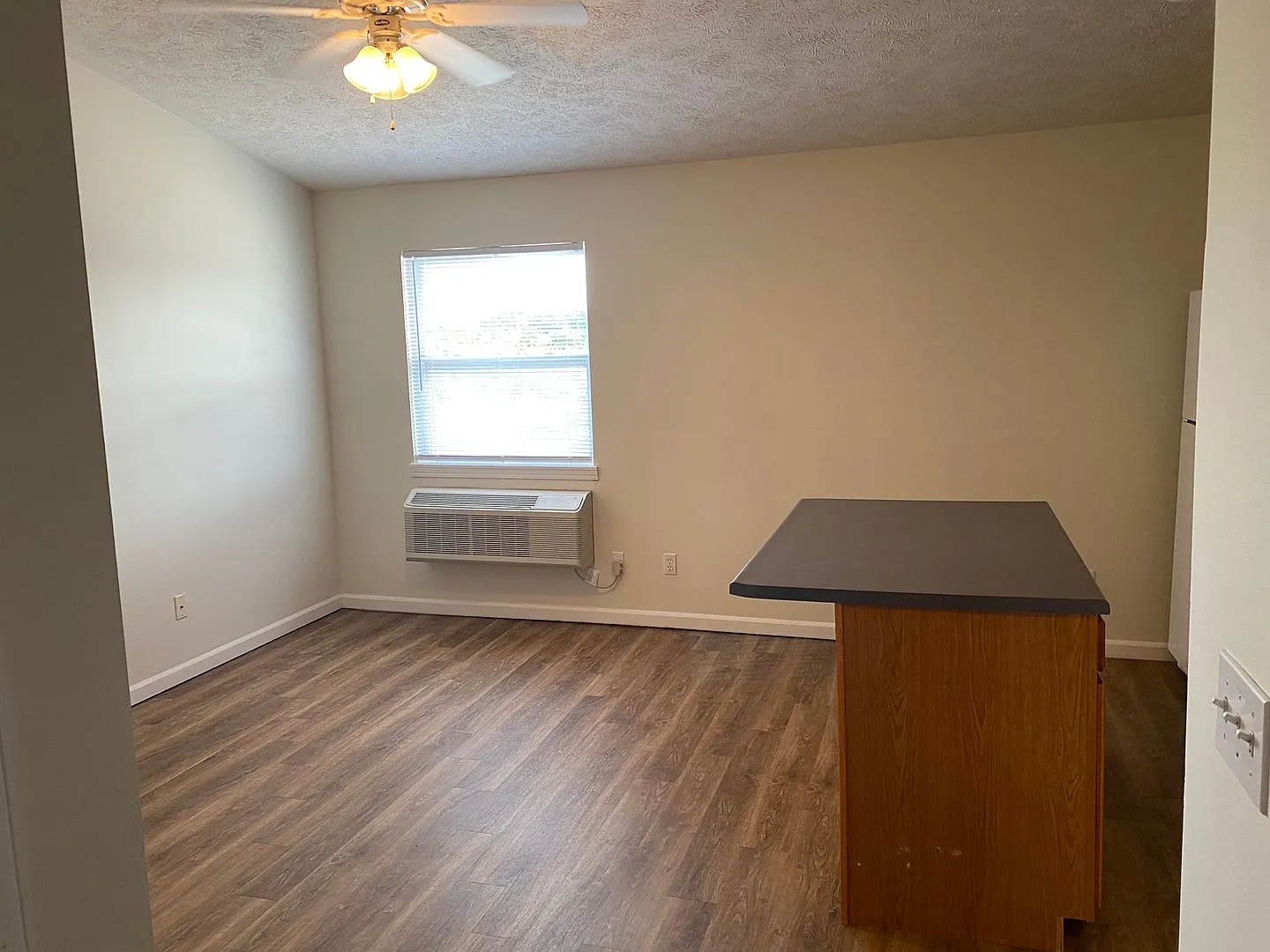 1701 / 1705 RT Dunn — Photo 3