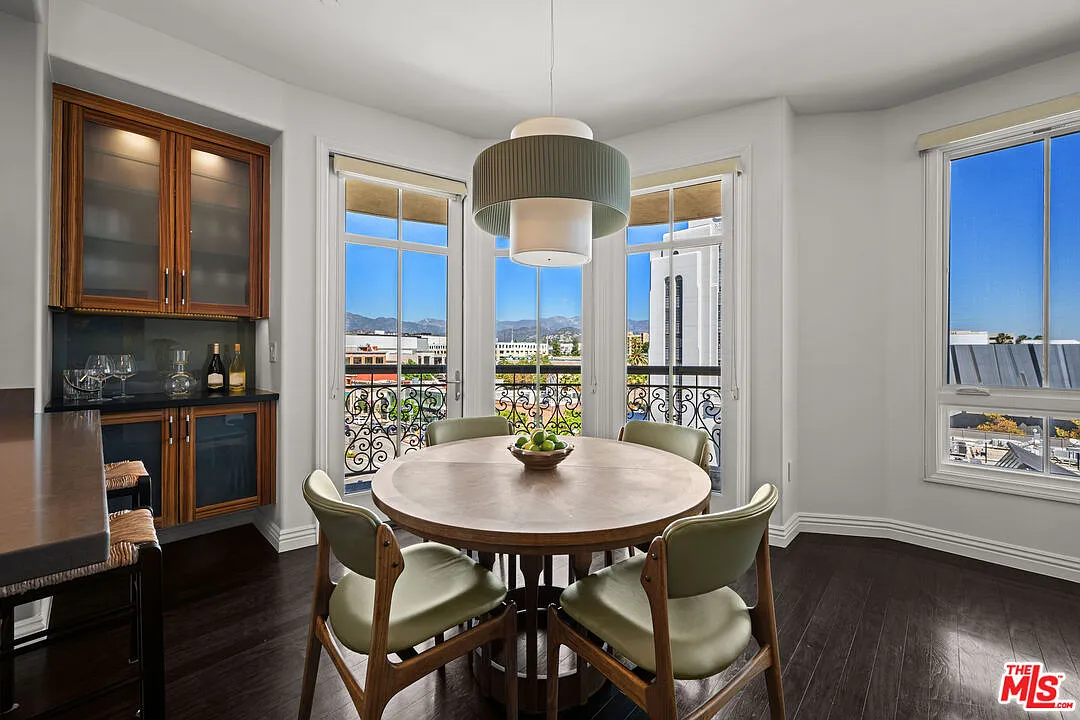 2 bed, 2.5 bath, 1560 sqft, $6,500 — Photo 4