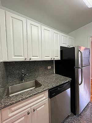 3rd image of 305 E 86th St APT 7RW