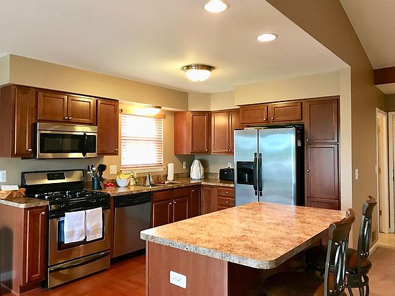 2nd image of 580 Heartwood Ln