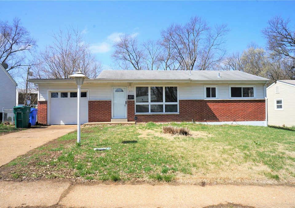 1st image of 25 Lynn Meadows Ln