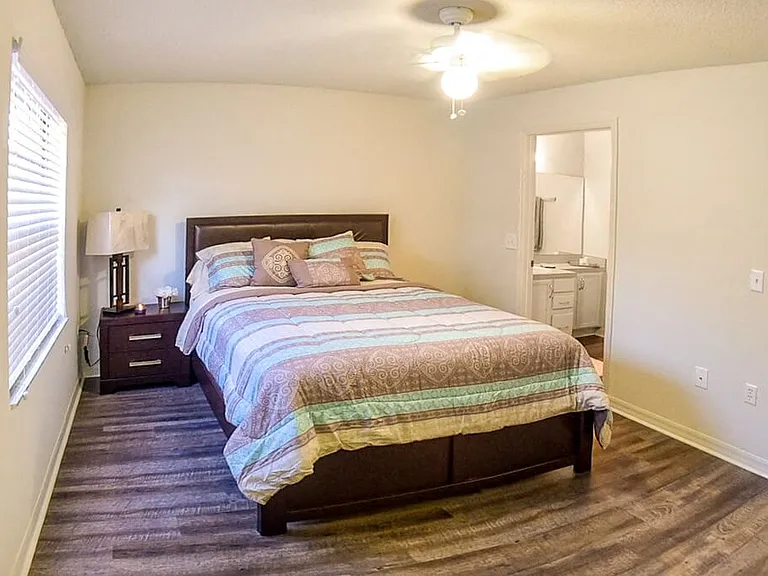Woodland Heights Apartments — Photo 11