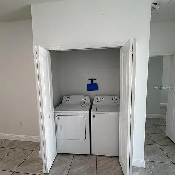 812 Glastonbury Dr — Photo 18
