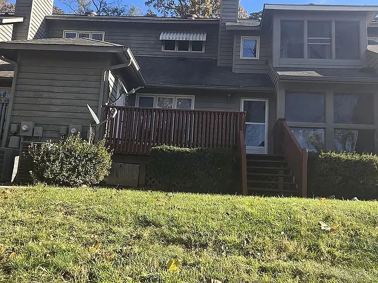 3046 Laurel Springs Dr — Photo 23
