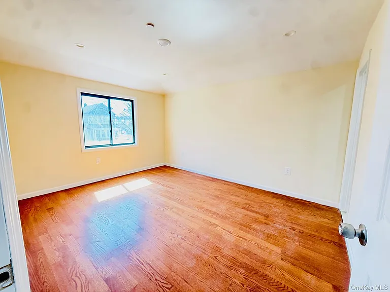 13918 Lakewood Ave #2F — Photo 9