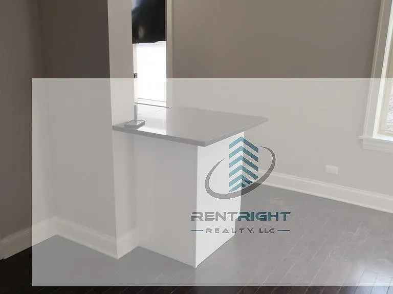 640 W Wrightwood Ave #107 — Photo 6