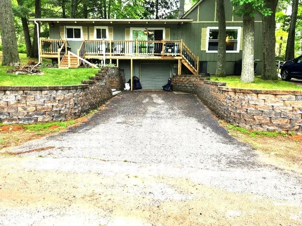 11136 E Royal Rd, Stanwood, MI 49346