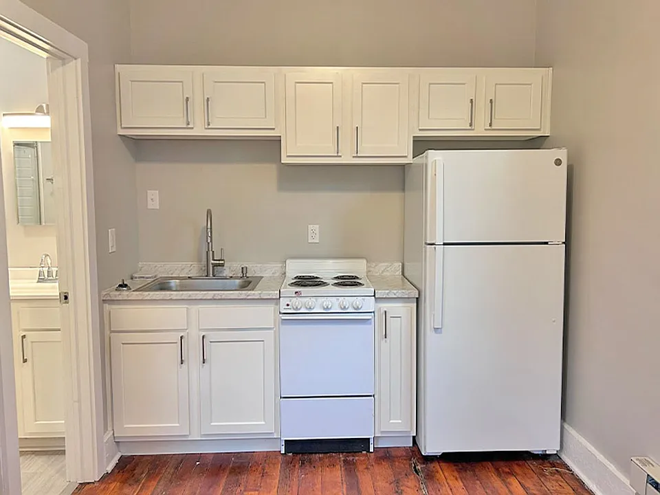 26 W Daniels St