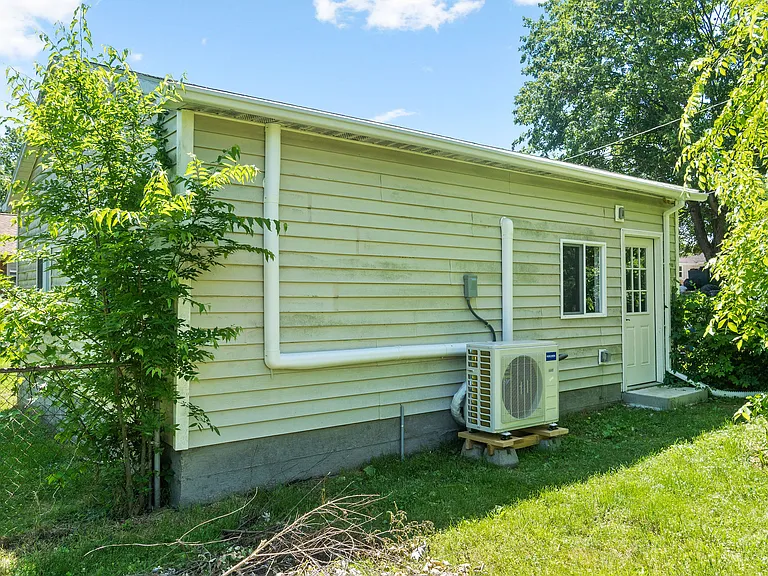 478 Thompkins Ln #B — Photo 21