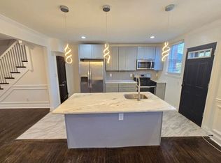 1500 Lochwood Rd, Baltimore, MD 21218