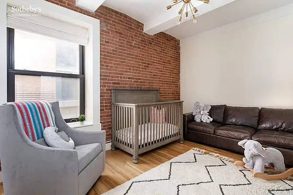 Sold by Sotheby's International Realty | media 10