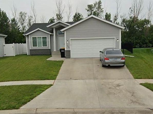 765 Albert Dr W