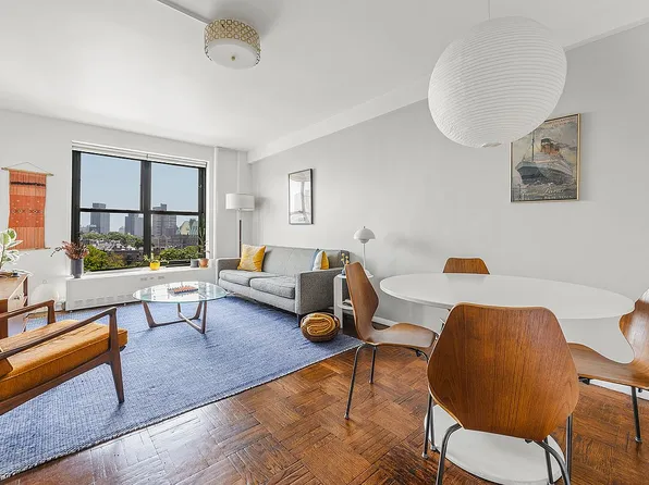 209 Clinton Ave APT 10H, Brooklyn, NY 11205