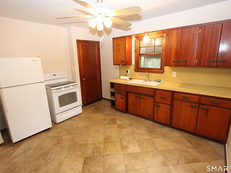 22 Brook St — Photo 4