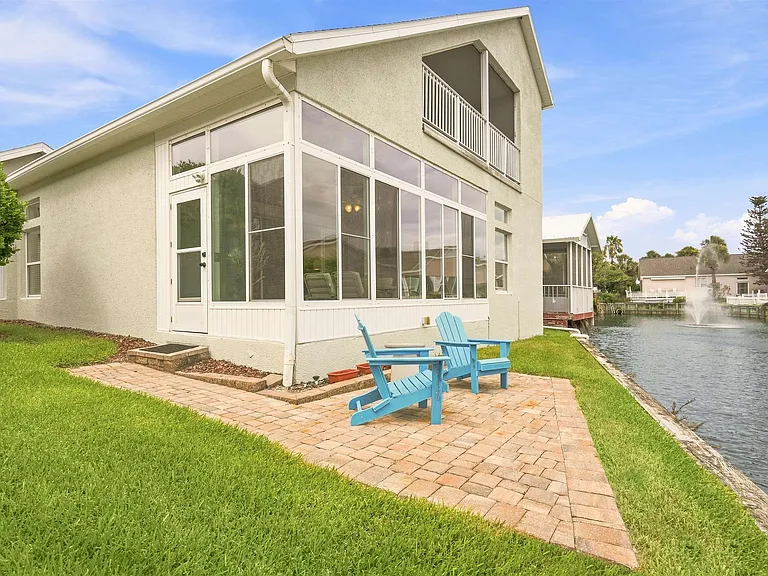 233 Kingston Dr — Photo 37