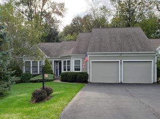 43 Ridgefield Dr, Voorheesville, NY 12186