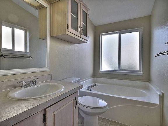3rd image of 2711 Mar Vista Dr Space 37