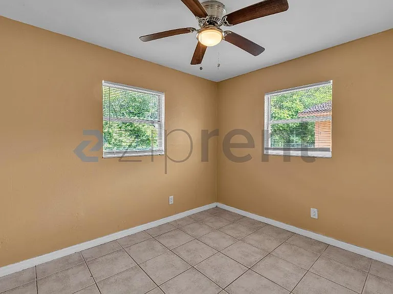 9413 N Mulberry St #A — Photo 10