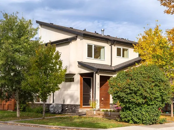 2741 E 16a St SE, Calgary, AB T2G 3T3