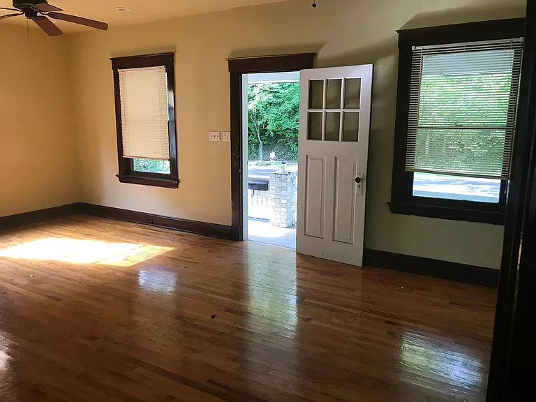 348 Amazon Ave — Photo 3