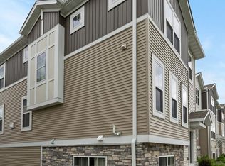 2219 Gateway Curv N, Saint Paul, MN 55109