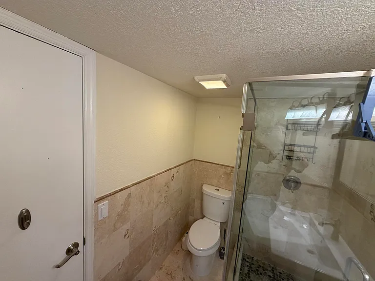 1020 94th St #403 — Photo 22