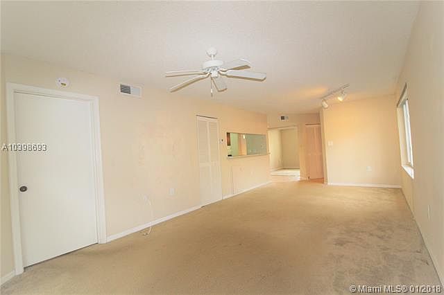 1st image of 18101 Glenmoor Dr #18101