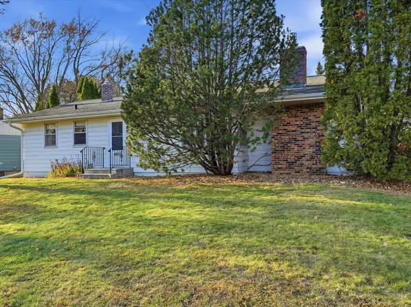 4857 Dillon St, White Bear Lake, MN 55110