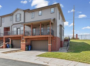 5245 Overland Dr APT B27, Lawrence, KS 66049
