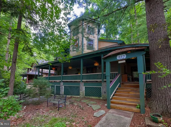 312 Pennsylvania Ave, Mount Gretna, PA 17064