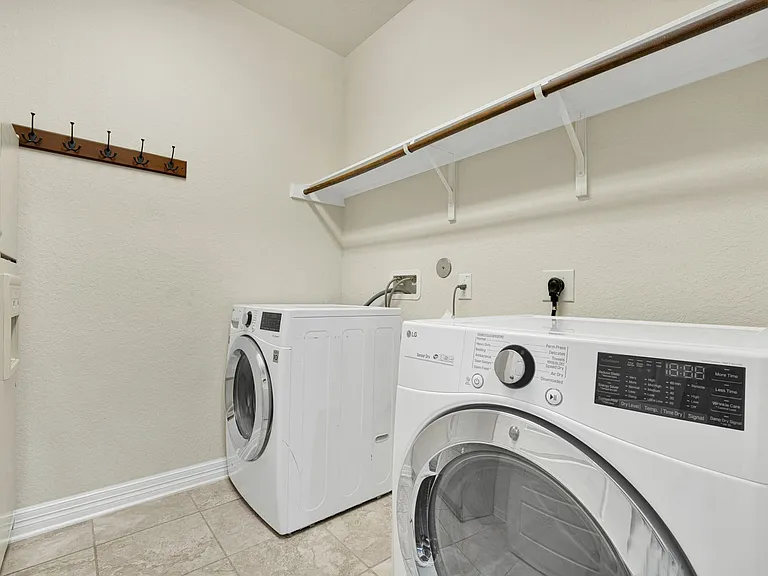 10407 Palmera Dr — Photo 14