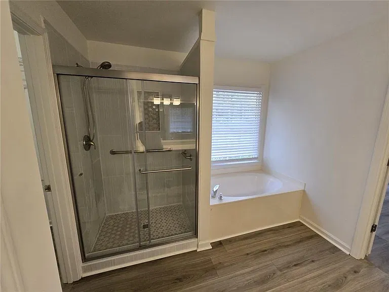 10845 Glenbarr Dr — Photo 10