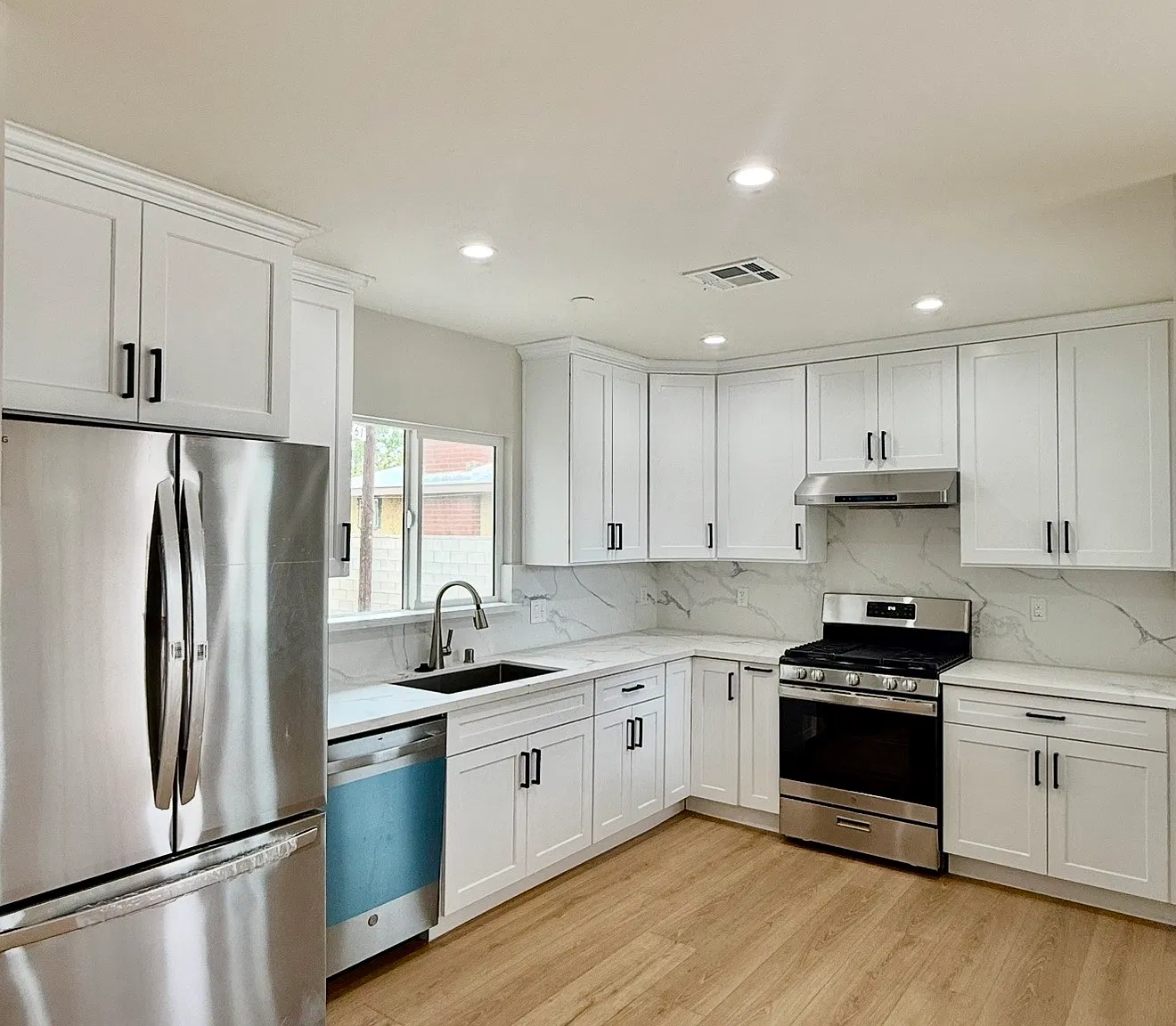 4 bed, 1258 sqft, $3,400 — Photo 3