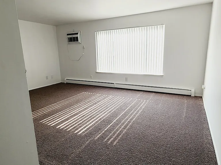 Livonia Apartments — Photo 13