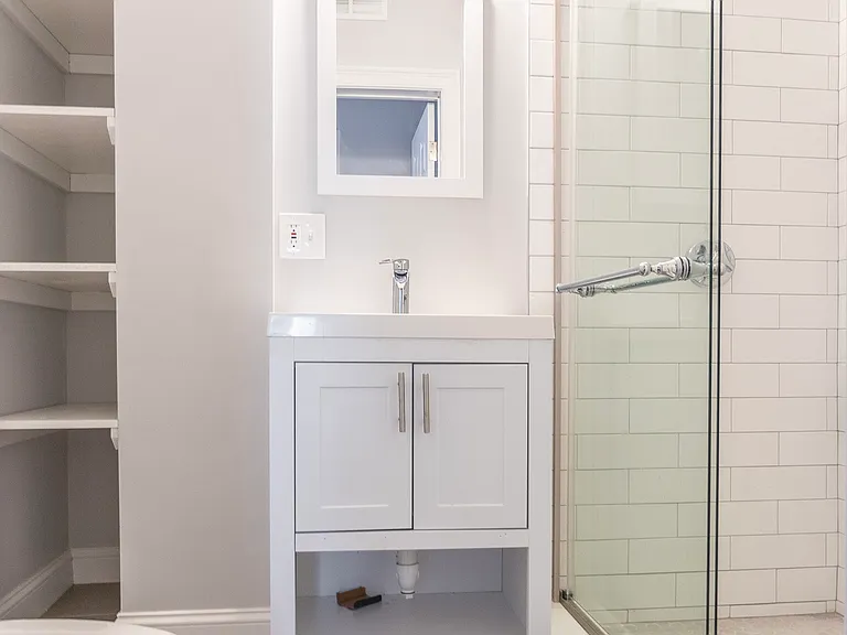 48 Green St #2 — Photo 3