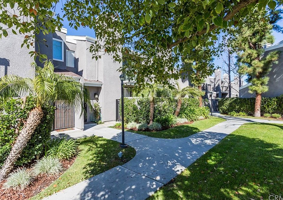 1st image of 23553 Victory Blvd Unit 11