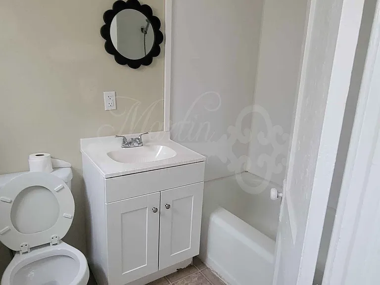 113 W Independence St #1 — Photo 5