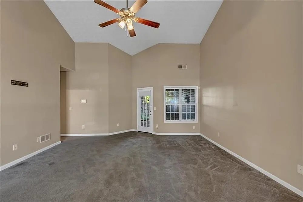 2 bed, 1500 sqft, $1,900 — Photo 2