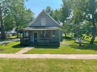 312 NW Main St, Hopedale, IL 61747