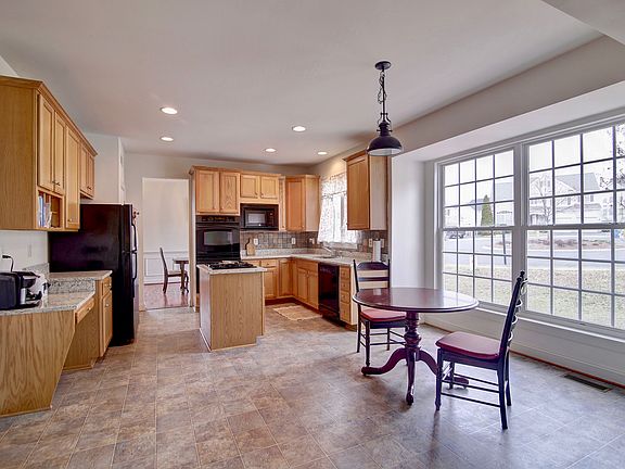 4th image of 6167 Michener Dr