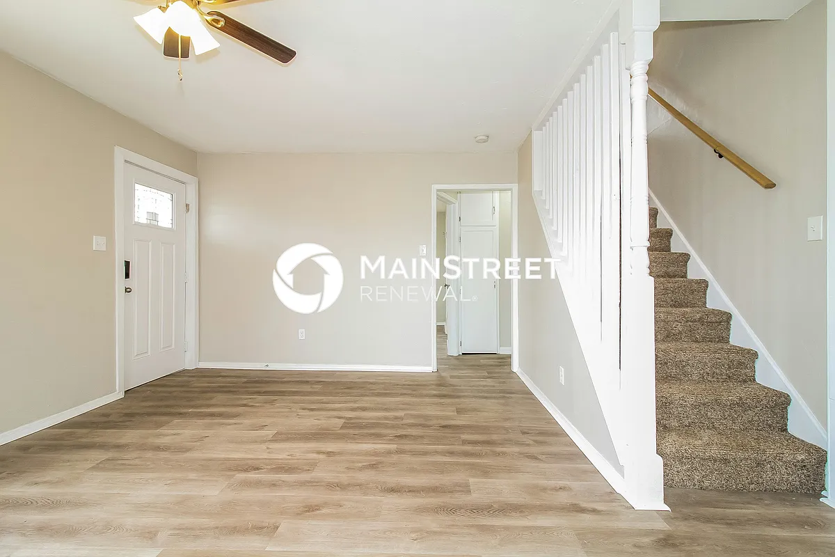 Living Room - 120 E Northrup Dr